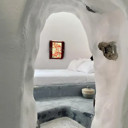 Holiday home Lena Caves Foinikia (Santorini)
