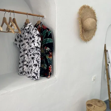 Lena Caves Holiday home *